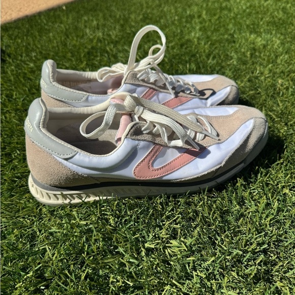 Tretorn Shoes - Tretorn Womens Sneaker White Beige Size 9